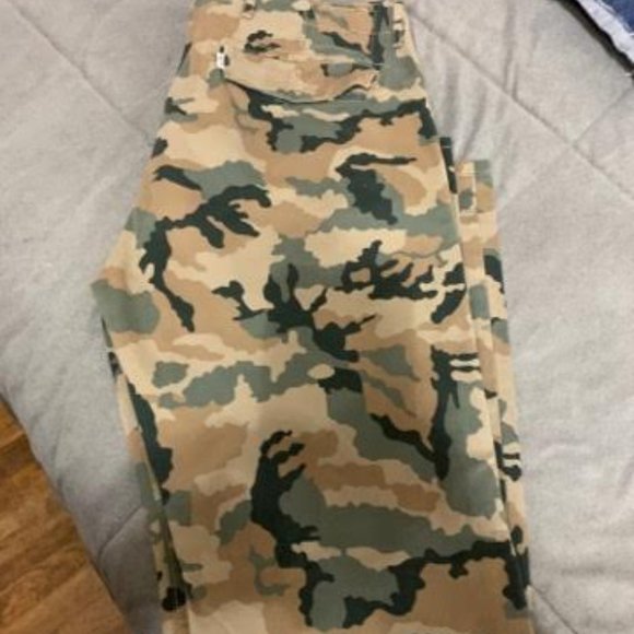 Levi Stauss Camo Pants - Picture 4 of 8
